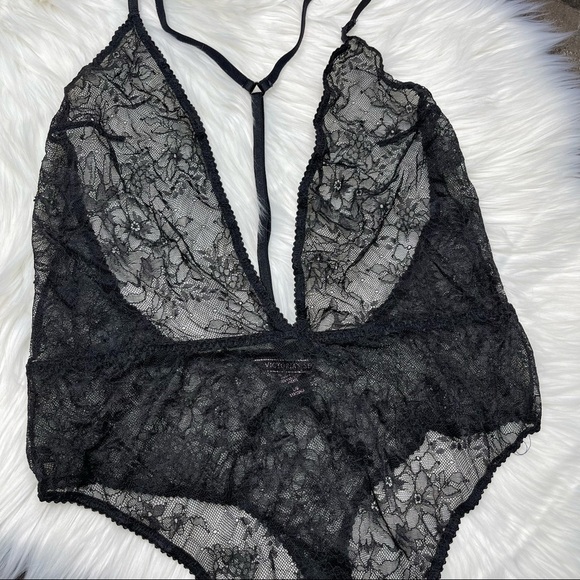 Victoria’s Secret Black Lace Bodysuit Plunge Neckline size Large - Picture 4 of 12
